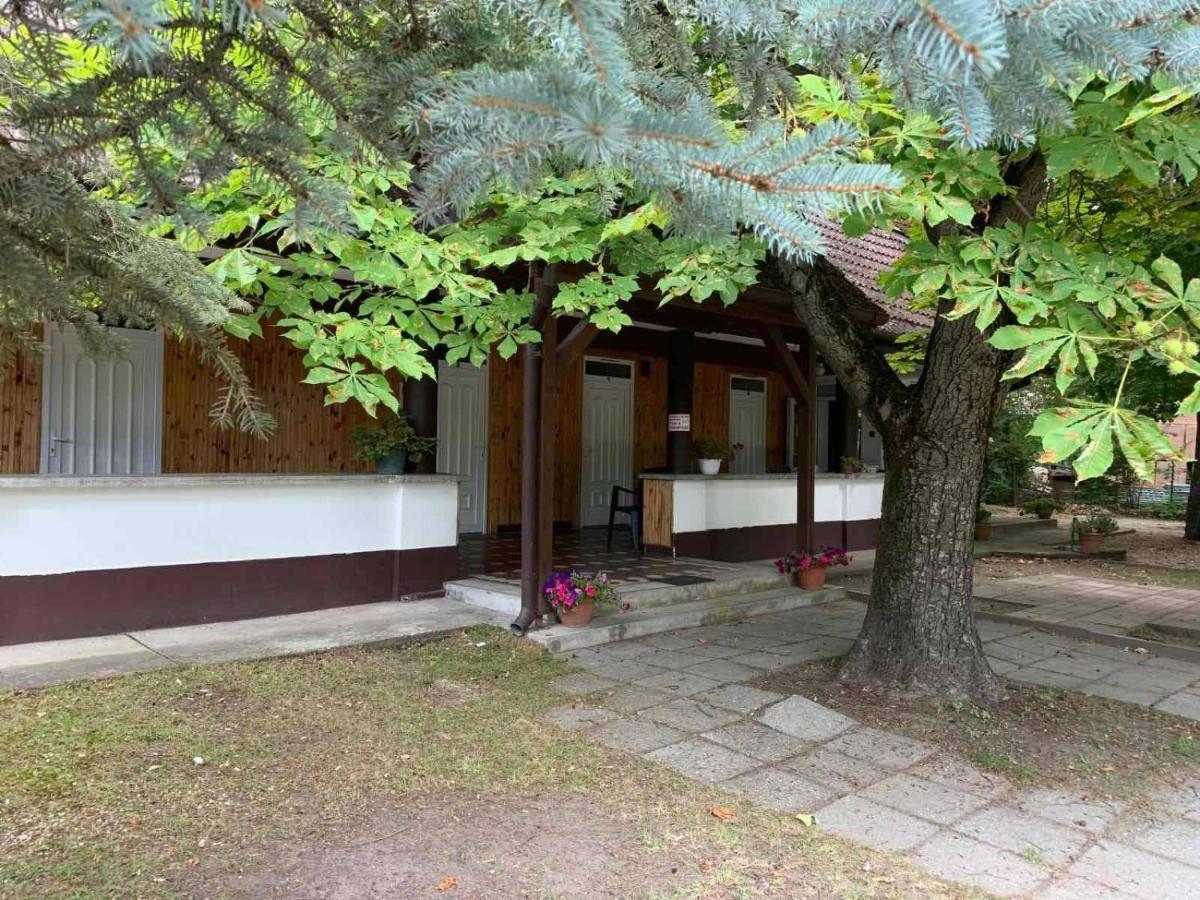 Appartement Platan Ueduelo à Balatonlelle Extérieur photo